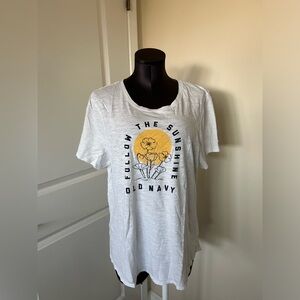 Old Navy T-shirt size XL
